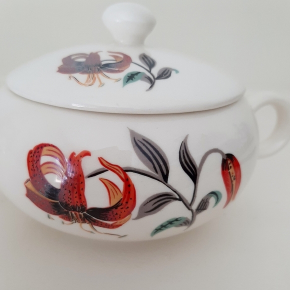 HARMONY HOUSE CREAM AND SUGAR SET - Picture 13 of 13